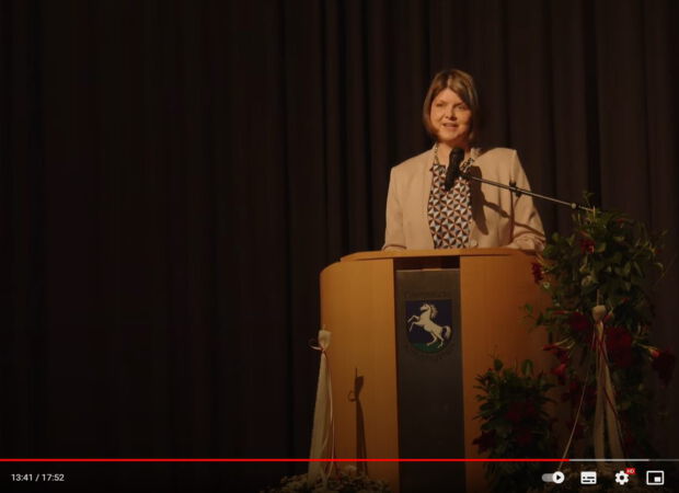 Barbara Ogbone bei der Kandidatenvorstellung in der Festhalle